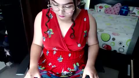 Snapshot of elinaax chatting on 03-07-25, 06:11 Elina online show from 03-07-25, 06:11