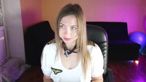 Snapshot of elinaharper chatting on 07-18-26, 11:19 elinaharper online show from 07-18-26, 11:19