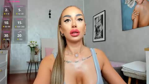 Snapshot of elinamoon_ chatting on 06-29-26, 06:19 Elina online show from 06-29-26, 06:19
