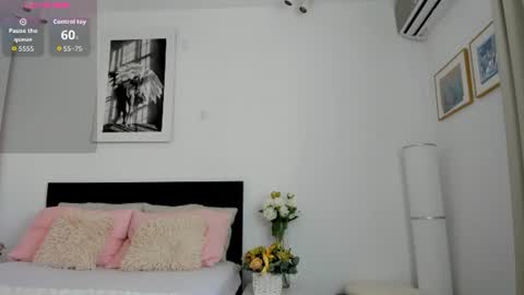 Snapshot of elinamoon_ chatting on 07-20-26, 05:22 Elina online show from 07-20-26, 05:22