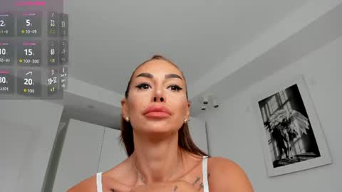 Snapshot of elinamoon_ chatting on 07-20-26, 10:39 Elina online show from 07-20-26, 10:39