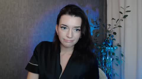 Snapshot of elinapretty chatting on 12-20-24, 02:08 Elina online show from 12-20-24, 02:08