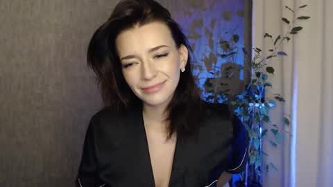 Snapshot of elinapretty chatting on 12-21-24, 12:42 Elina online show from 12-21-24, 12:42