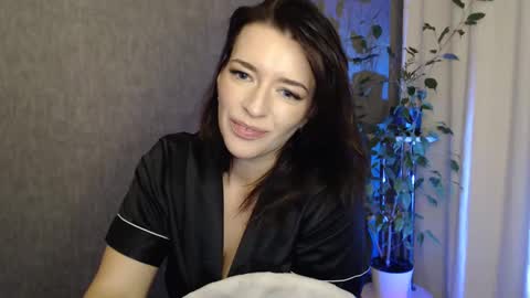 Snapshot of elinapretty chatting on 12-21-24, 03:47 Elina online show from 12-21-24, 03:47