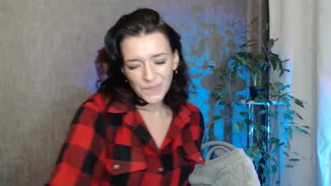 Snapshot of elinapretty chatting on 01-25-25, 01:54 Elina online show from 01-25-25, 01:54