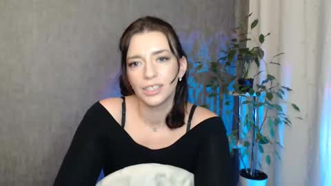 Snapshot of elinapretty chatting on 01-31-25, 01:33 Elina online show from 01-31-25, 01:33