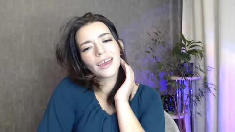 Snapshot of elinapretty chatting on 10-04-25, 11:25 Elina online show from 10-04-25, 11:25