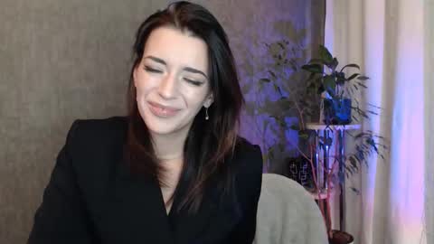 Snapshot of elinapretty chatting on 10-06-25, 11:57 Elina online show from 10-06-25, 11:57