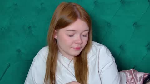 Snapshot of elinavale chatting on 06-28-26, 06:19 elinavale online show from 06-28-26, 06:19