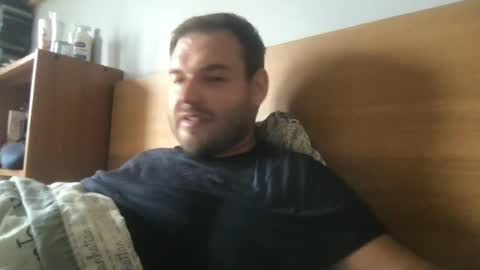 Snapshot of eliot26 chatting on 07-05-26, 10:44 e26 online show from 07-05-26, 10:44