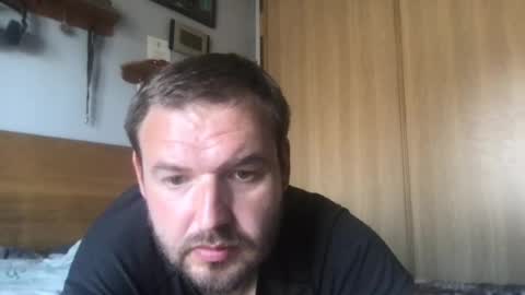 Snapshot of eliot26 chatting on 07-10-26, 04:53 e26 online show from 07-10-26, 04:53