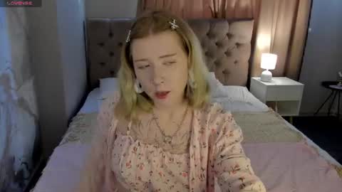 Elira Vane online show from 07-20-26, 02:59