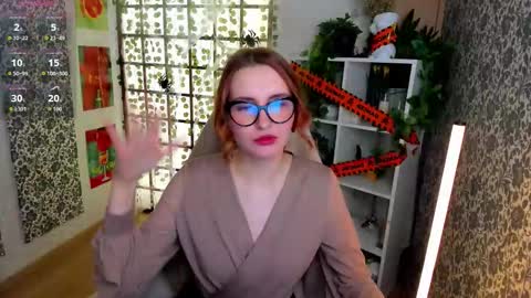 Snapshot of elis_cherry chatting on 11-17-25, 02:28 Elis online show from 11-17-25, 02:28