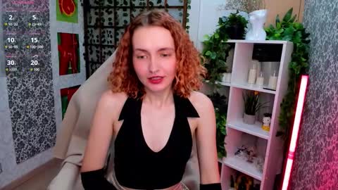 Snapshot of elis_cherry chatting on 12-16-25, 02:38 Elis online show from 12-16-25, 02:38