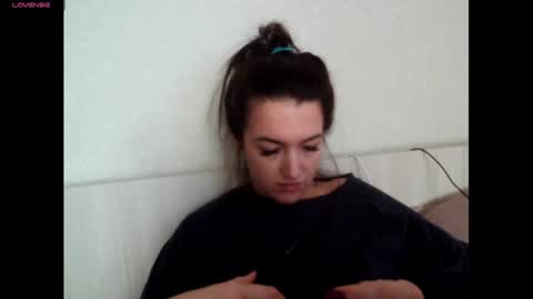 Snapshot of elisa_dove208 chatting on 10-22-25, 05:30 elisa_dove208 online show from 10-22-25, 05:30