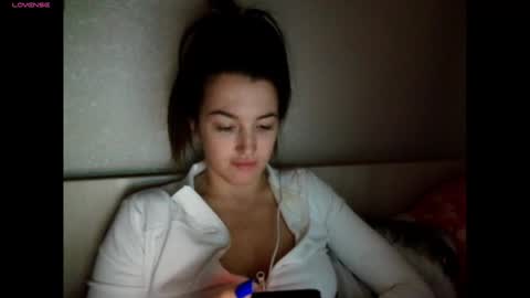 Snapshot of elisa_dove208 chatting on 11-19-25, 03:39 elisa_dove208 online show from 11-19-25, 03:39