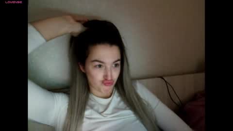 Snapshot of elisa_dove208 chatting on 12-01-25, 04:28 elisa_dove208 online show from 12-01-25, 04:28
