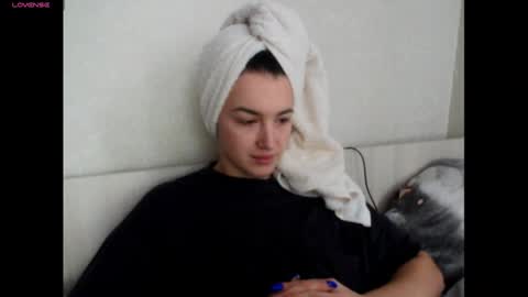 Snapshot of elisa_dove208 chatting on 12-04-25, 06:12 elisa_dove208 online show from 12-04-25, 06:12