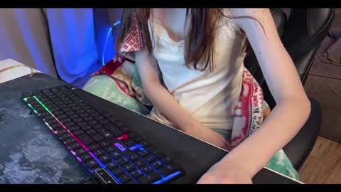 Snapshot of elisa_north chatting on 01-26-25, 02:30 Elisa North online show from 01-26-25, 02:30