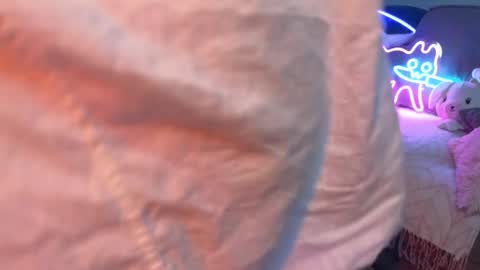 Snapshot of elisa_north chatting on 09-22-25, 12:51 Elisa North online show from 09-22-25, 12:51