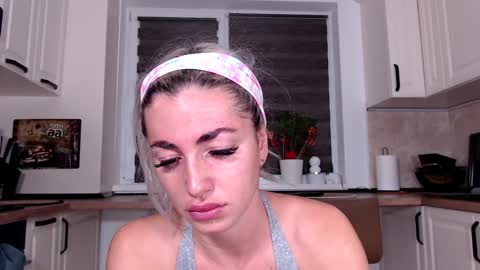 elisabeth_jason online show from 01-24-25, 04:48