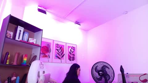 Elisce cloud online show from 11-15-25, 12:02