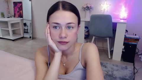 Elis online show from 12-21-25, 05:14