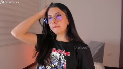 Snapshot of elise_77 chatting on 12-27-24, 01:53 Eli online show from 12-27-24, 01:53