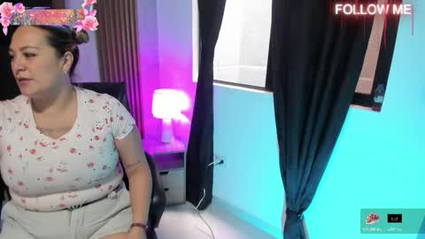 ELISE LEYTON online show from 12-21-25, 04:36