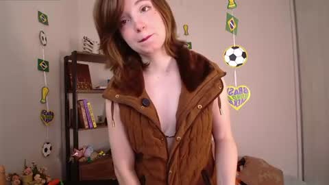 Snapshot of elise_nyx chatting on 06-26-26, 01:04 elise_nyx online show from 06-26-26, 01:04