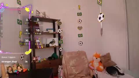 Snapshot of elise_nyx chatting on 06-28-26, 12:44 elise_nyx online show from 06-28-26, 12:44