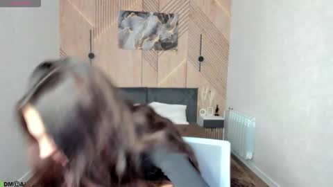 Elise online show from 02-27-26, 01:05