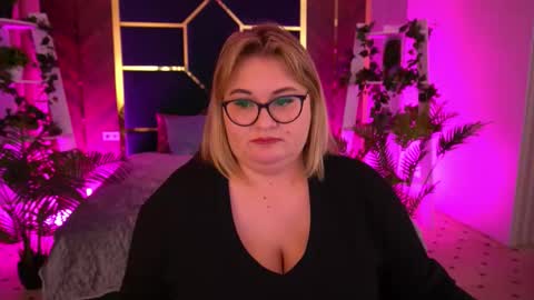 elise_ryen online show from 01-19-26, 08:18