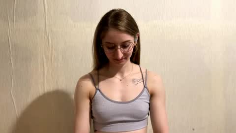 Elisabet online show from 04-17-26, 04:10