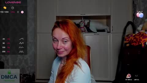 Snapshot of elisefoxy chatting on 11-19-25, 05:51 Elise online show from 11-19-25, 05:51