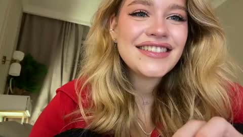 Stephanie online show from 04-06-26, 08:54