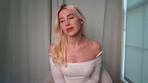 Snapshot of eliza_lizbethx chatting on 03-03-26, 10:59 Liz online show from 03-03-26, 10:59