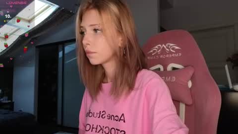Elizabeth online show from 07-16-26, 12:44