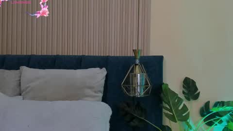 Snapshot of elizabeth_20_ chatting on 10-28-25, 07:05 elizabeth online show from 10-28-25, 07:05