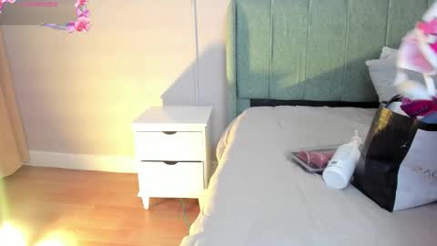 Snapshot of elizabeth_20_ chatting on 11-04-25, 07:02 elizabeth online show from 11-04-25, 07:02