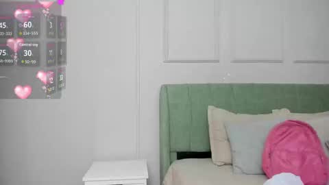 Snapshot of elizabeth_20_ chatting on 11-11-25, 07:58 elizabeth online show from 11-11-25, 07:58