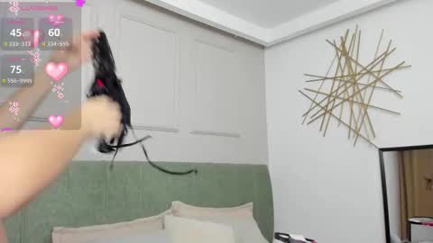 Snapshot of elizabeth_20_ chatting on 11-12-25, 07:03 elizabeth online show from 11-12-25, 07:03