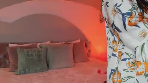 Snapshot of elizabeth_clark_ chatting on 10-24-25, 08:05 Eli online show from 10-24-25, 08:05