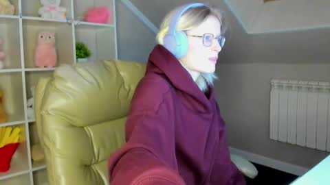 Elizabeth online show from 12-22-25, 12:51