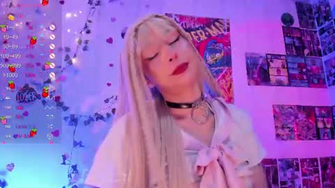    Independent Model online show from 06-12-26, 11:31