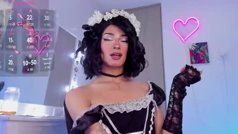 Snapshot of elizabeth_jones_01 chatting on 10-17-25, 10:40 Eli online show from 10-17-25, 10:40