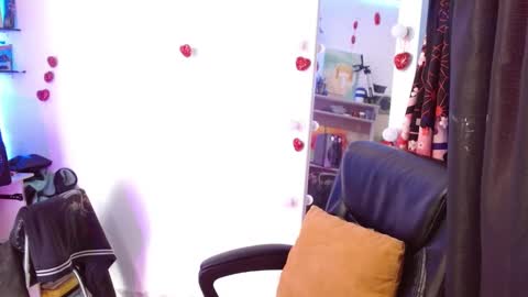 Elizabeth Martinez online show from 02-27-25, 07:26