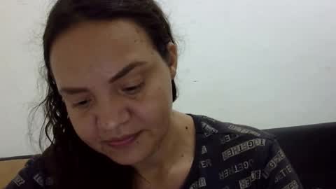 Snapshot of elizabeth_martinez_ chatting on 10-12-25, 04:39 Elizabeth Martinez online show from 10-12-25, 04:39