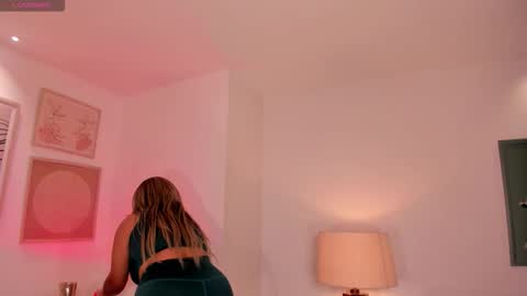 Snapshot of elizabethbennett_ chatting on 10-26-25, 11:42 Call me Eli online show from 10-26-25, 11:42