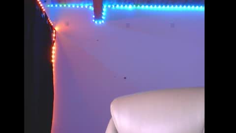 Lizzy online show from 01-06-26, 04:11